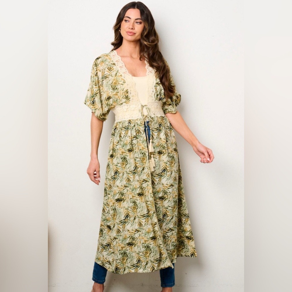 NWT Women’s Floral Open Front Kimono